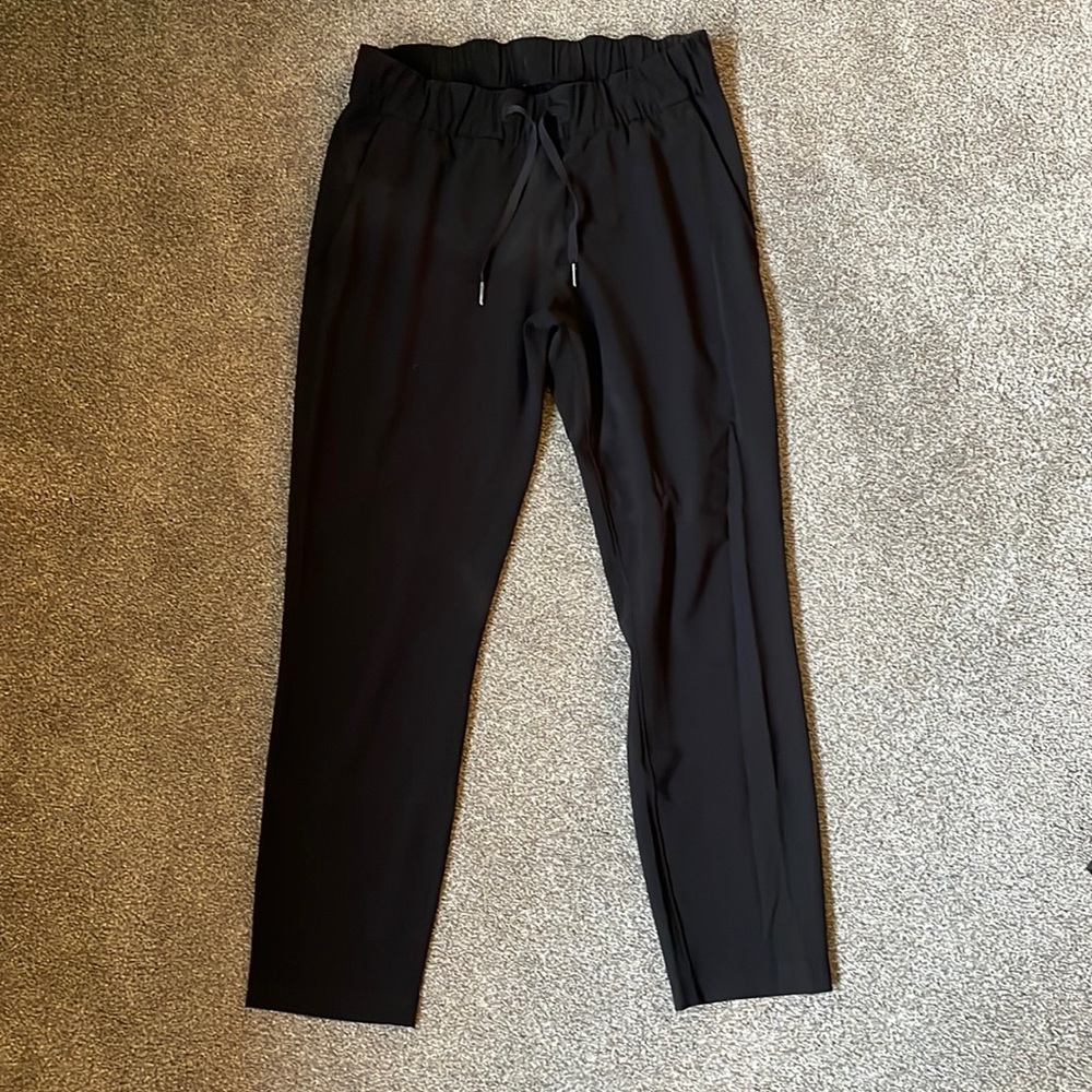 Lululemon tapered trouser